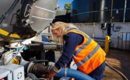 interceptor cleaning, driver connecting tanker to flexible pipe